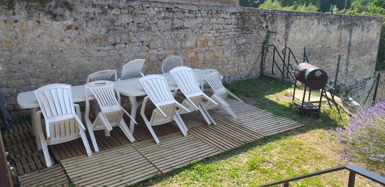 Maison Pour Nombreuses Personnes Pousseaux ภายนอก รูปภาพ