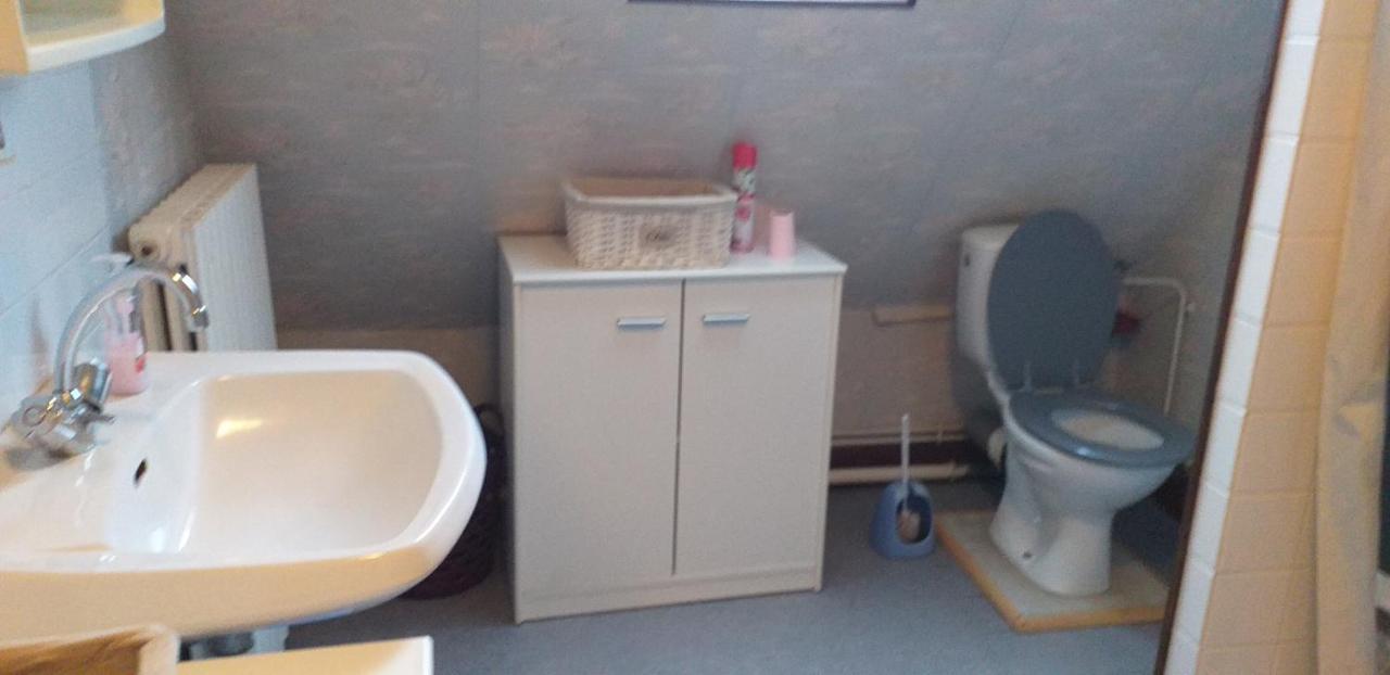 Maison Pour Nombreuses Personnes Pousseaux ภายนอก รูปภาพ